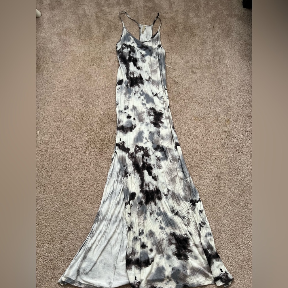 Women’s maxi/mid dress